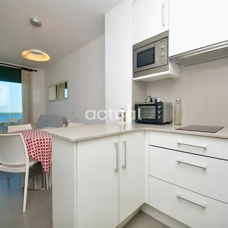 Super 3b Apartment